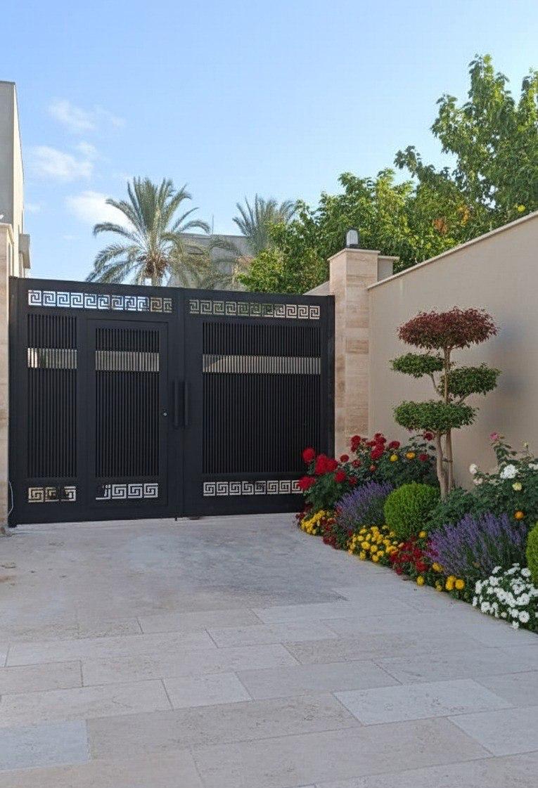 أحد أعمال شركة أرض المعادن